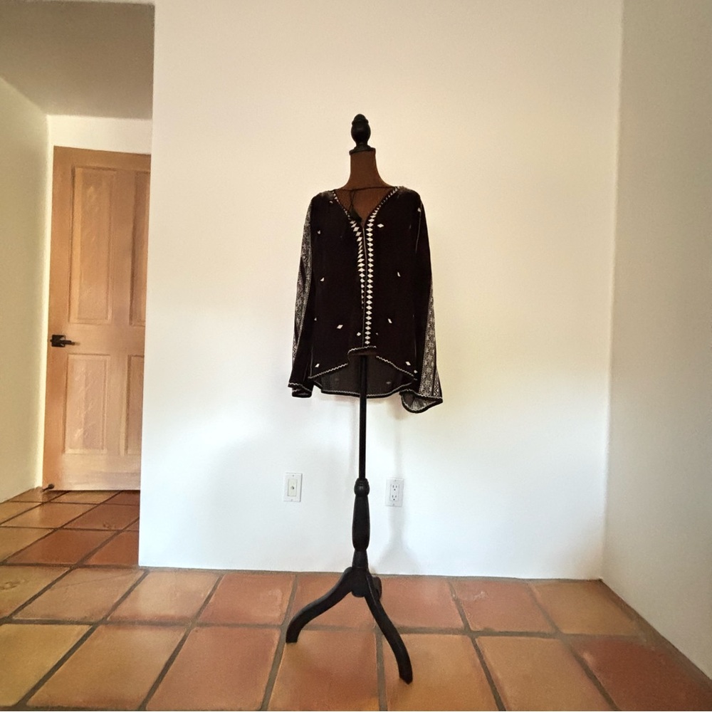 DOEN | Black Blouse